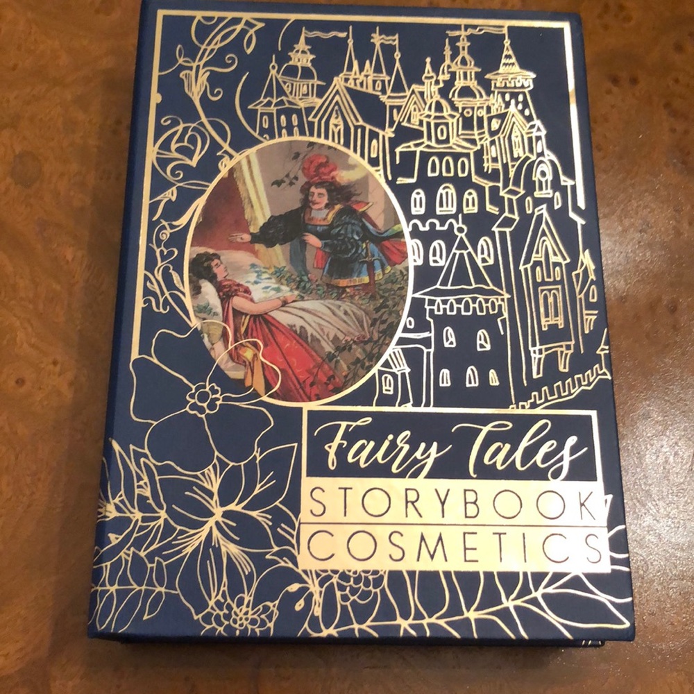 NWT Storybook Cosmetics Palette